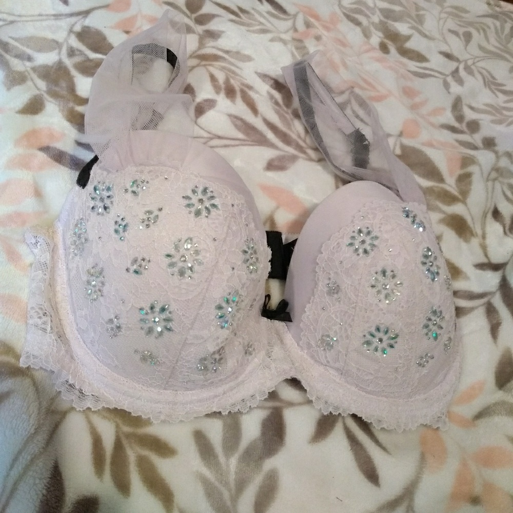 NWT!! Vs Dream Angel bra 34DD